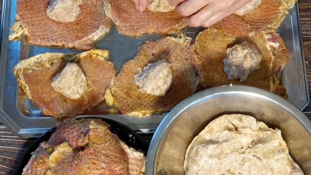 ТОМЛЕНЫЕ РУЛЕТИКИ ИЗ СВИНОЙ КОРЕЙКИ С ФАРШЕМ АССОРТИ Невероятно вкусно смотреть онлайн