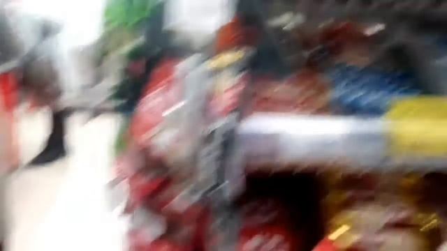 Разбиваю копилку и покупаю маме подарок смотреть онлайн
