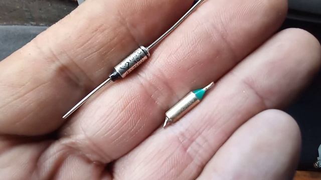Быстрая замена термо предохранителя, на горизонтальном тепловентиляторе. смотреть онлайн