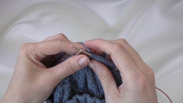Мужская шапка спицами. Подробный мастер-класс. смотреть онлайн