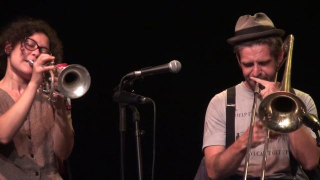 Tuba Skinny - When I grow Too Old To Dream смотреть онлайн