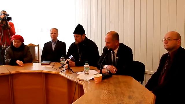 "Круглый стол" активистов собрал, но не объединил смотреть онлайн