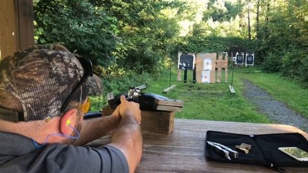 Smith & Wesson VS Colt - 44 Magnum