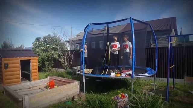 Кто последний уйдёт с батута челлендж смотреть онлайн