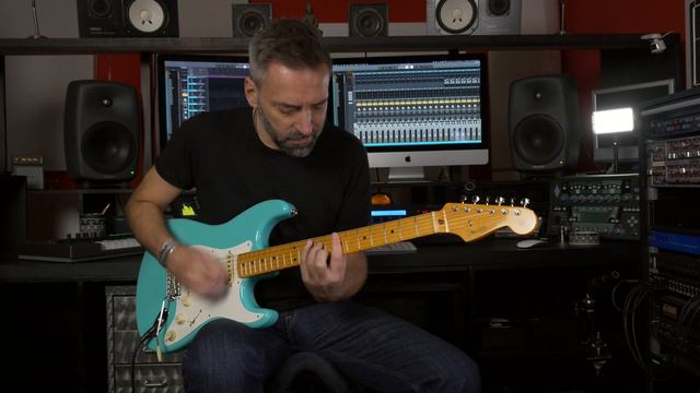 Fender American Vintage II 1957 Stratocaster - Sound Demo (no talking) смотреть онлайн