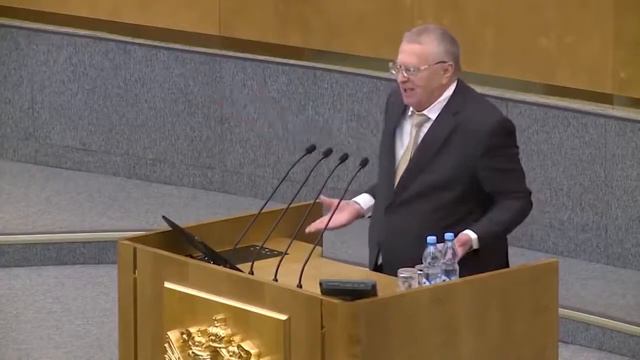 Жириновский рассказал настоящую ПРАВДУ о России и коммунистах смотреть онлайн