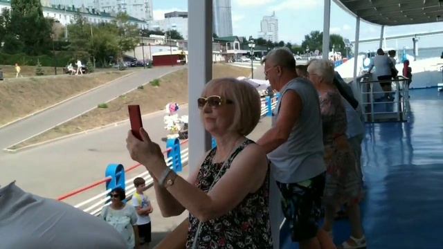 Отправление в круиз и обзор теплохода "Владимир Маяковский" смотреть онлайн