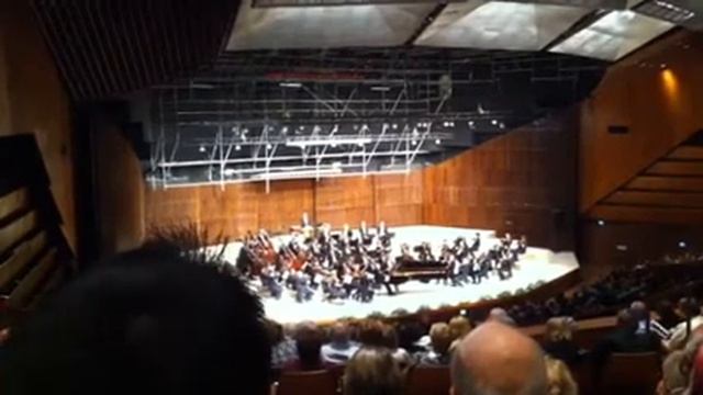 Andras Schiff playing in Tel Aviv eith the Israeli Philarmo смотреть онлайн