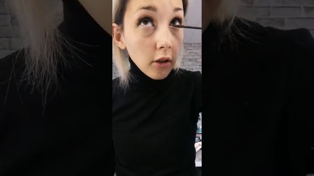 Голливудский макияж. Учимся рисовать стрелочки. Стрелки на глазках смотреть онлайн