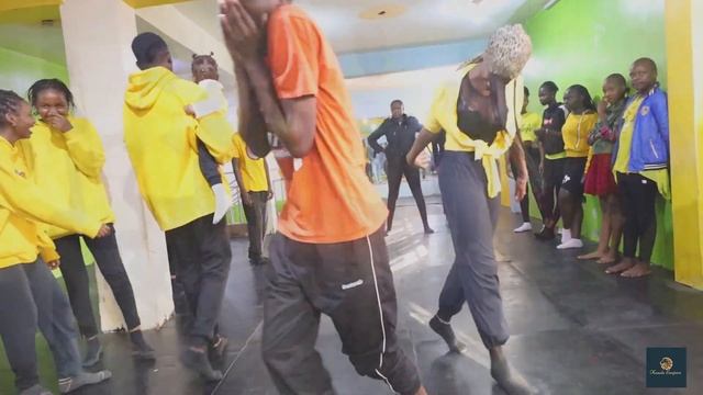 Spy Shitta Ft. Olamide - Kolobi ||dance video || dance with groovy max смотреть онлайн