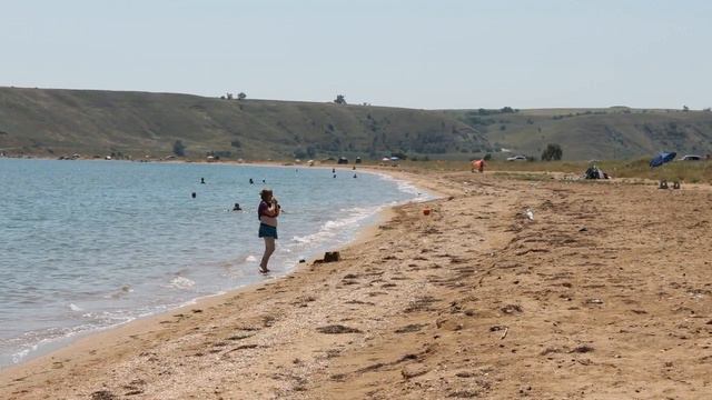 Дикий пляж у Тобечикского озера смотреть онлайн