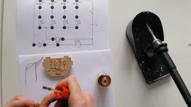 Пайка робота №3 с фоторезистором. смотреть онлайн