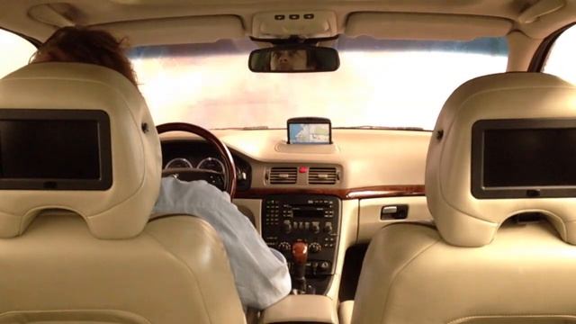 Driving a VOLVO S80 2.9 Executive Geartronic Four-C Premium Sound