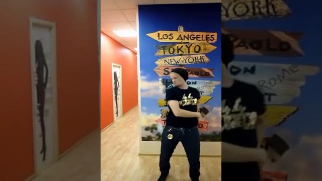 Чемпионы по йо йо в Da Hostel смотреть онлайн