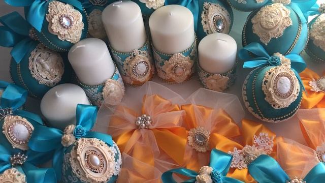 Ёлочные игрушки в ярких цветах Тиффани и мандарин. Новогодние шары и Свечи