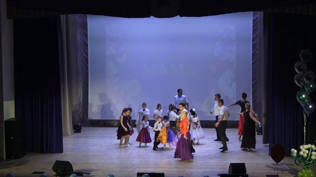 танец виктор соврасов день матери 2019 21 смотреть онлайн