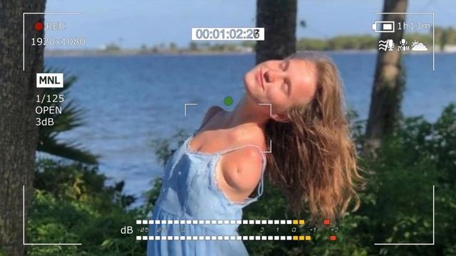 Она родилась без рук и от нее все ОТКАЗАЛИСЬ! Посмотрите, как теперь она живёт..