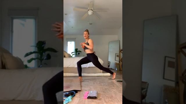 At Home Lagree : Pilates Inspired Workout #22 смотреть онлайн
