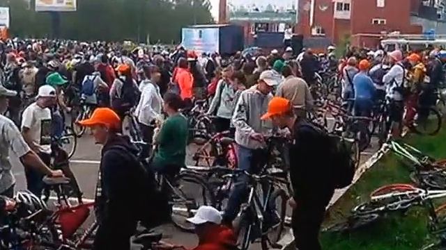 Велопарад Ижевск 12.06.2015. Сбор у ТРЦ "Столица". смотреть онлайн