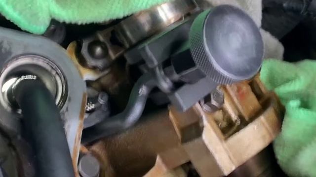 F150 5.4L 3V Valve Spring and Keeper Install Hack смотреть онлайн