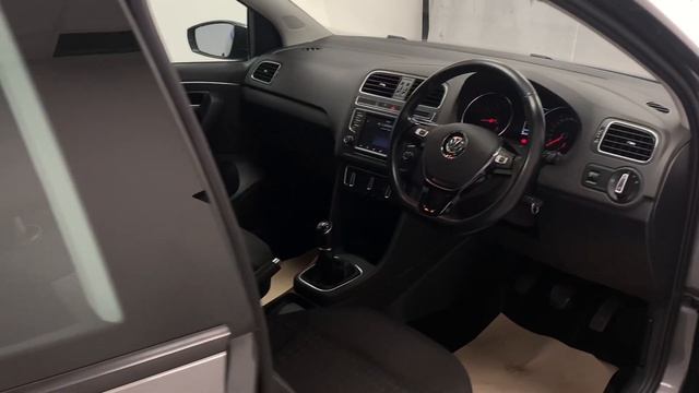 Volkswagen Polo 1.2 TSI BlueMotion Tech SE смотреть онлайн