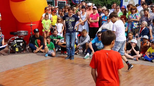 Брейкинг хитс - Эсмен, Дюшес, Кот, Ящер смотреть онлайн