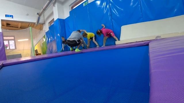 День рождение друга| Батут арена| Отдыхаем хорошо| 4 -JUMP | смотреть онлайн