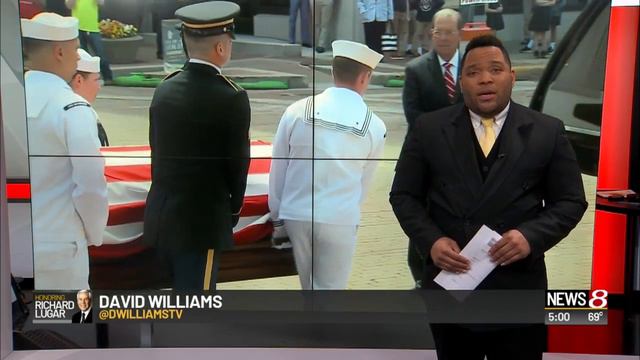 People outside funeral honor Richard Lugar смотреть онлайн