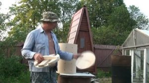 Ловим диких пчел в лесу - 3 Делаем ловушку для пчел