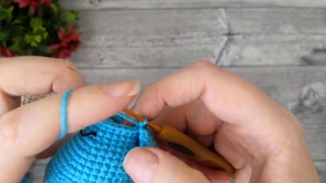 Мини зайчик в платье, пришивается только голова ! / Подробный мастер класс ЧАСТЬ 2 / Вязание крючко смотреть онлайн