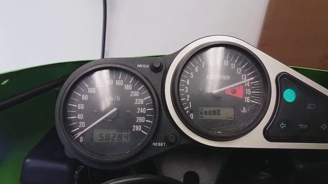 Kawasaki Ninja 600cc. Отсечка 14000 об/мин.