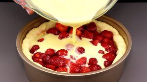 Тает во рту, как клубничное мороженое! Вкусный летний ПИРОГ «КЛУБНИКА СО СЛИВКАМИ»