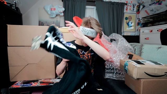 $25,000 RARE Streetwear & Designer Haul (INSANE UNBOXING) - Blazendary Mailtime #12 смотреть онлайн
