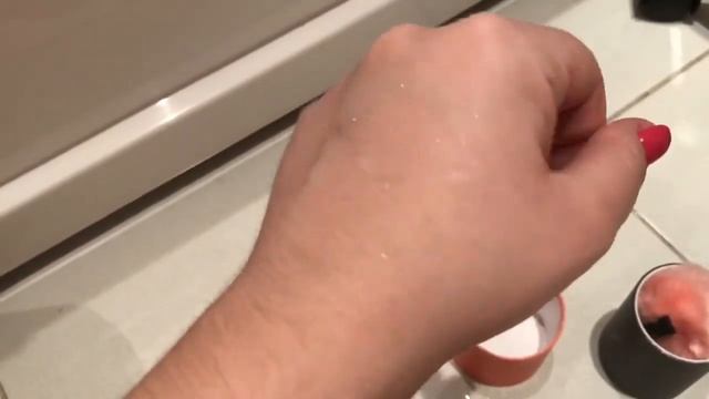 Пустые баночки (kiehl's, Vivien Sabo, La Roche Posay, Maybelline и др) смотреть онлайн