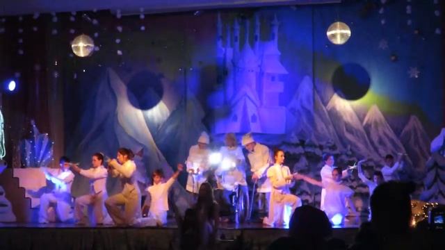 В замке Снежной королевы смотреть онлайн