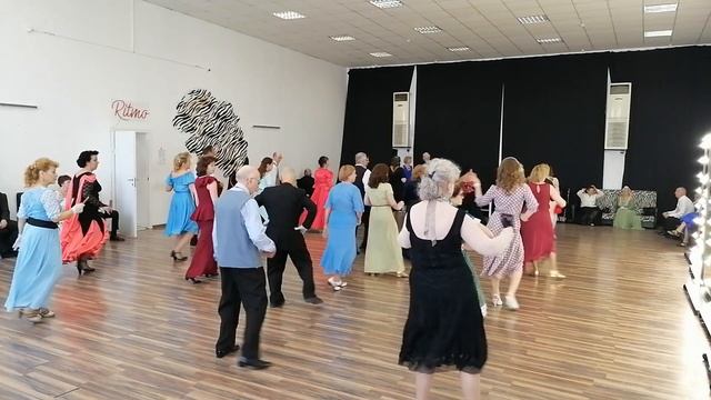 Танцевальный вечер на Павелецкой 17.04.2021 (часть 1) смотреть онлайн