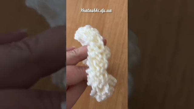 Вязаная крючком заколка для волос. Отлично подойдет для украшения гульки. Crocheted hair clip. смотреть онлайн