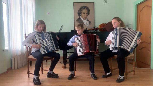 Ансамбль «НасТРОЕние» ГУО «Слонимская ДШИ» Л.Доренский «Мамин вальс» смотреть онлайн