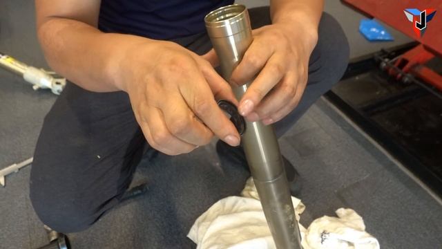 BMW R1200GS LC 앞,포크 오버홀 BMW R1200GS LC Motorcycle Shock Absorber Repair