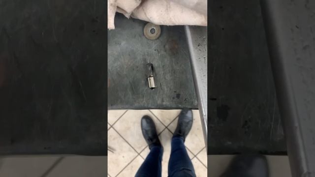 Правый поворот мерцает чаще но все лампочки на месте) смотреть онлайн