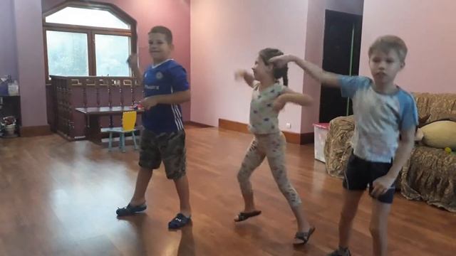 Танцы just dance в Алматы смотреть онлайн