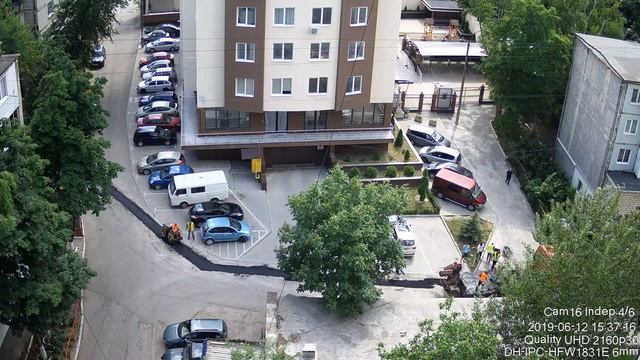 Спустя 3 месяца нам заасфальтировали двор. 12 июня 2019.