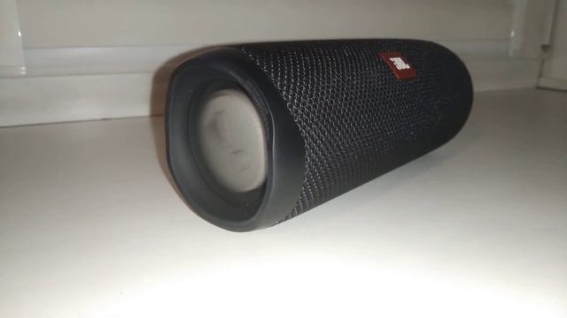 Колонка JBL FLIP 5 LFM 60% Bass test смотреть онлайн