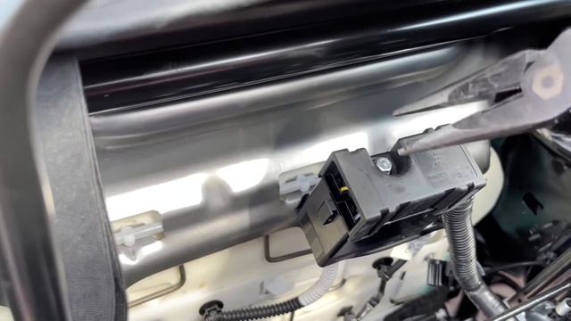 Installing a Swivel Seat in a 2021 Ford Transit смотреть онлайн