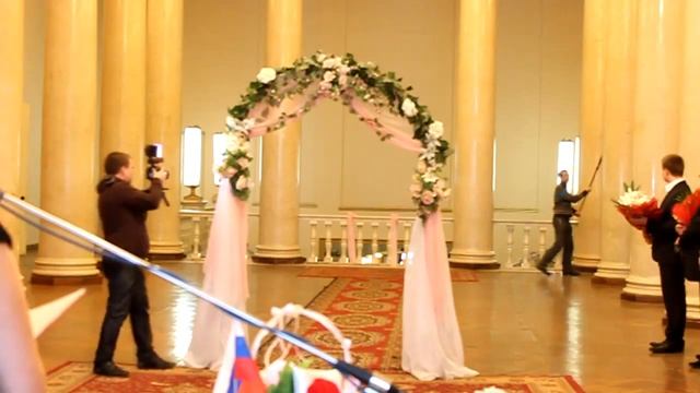 Пермские нравы: у невесты спала юбка в ЗАГСе смотреть онлайн