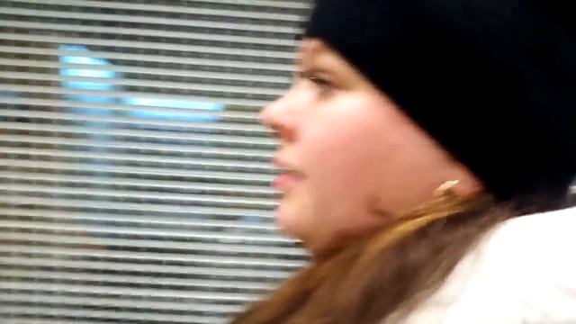 "Мужик" провоцирует на оскорбления женщину смотреть онлайн