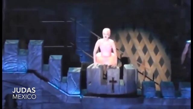 Born This Way Ball Rare Outfits смотреть онлайн