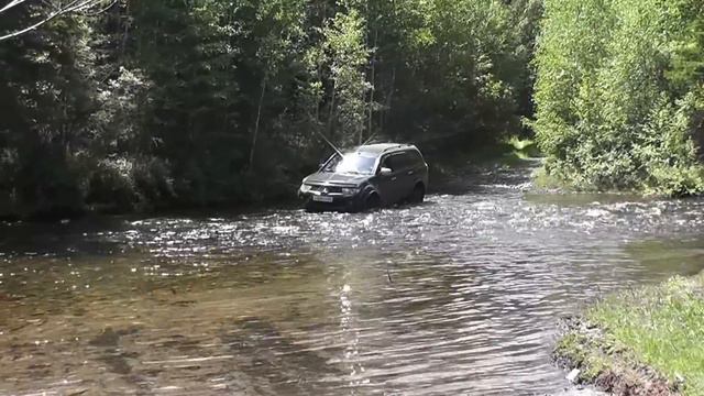 Mitsubishi Pajero Sport и ручей смотреть онлайн