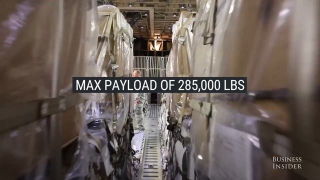 Air Force Plane Is So Enormous It Can Transport A Submarine смотреть онлайн