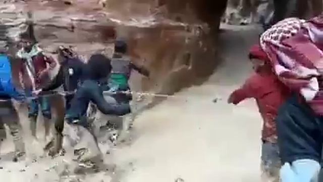 ЧП в Петре, Иордания. Погибли люди смотреть онлайн